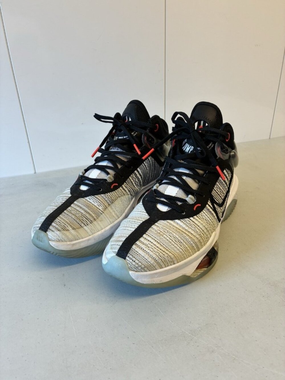 Nike Air Zoom GT Jump 2 White Black Size 10.5 Red Blue Protro React Cut Volt